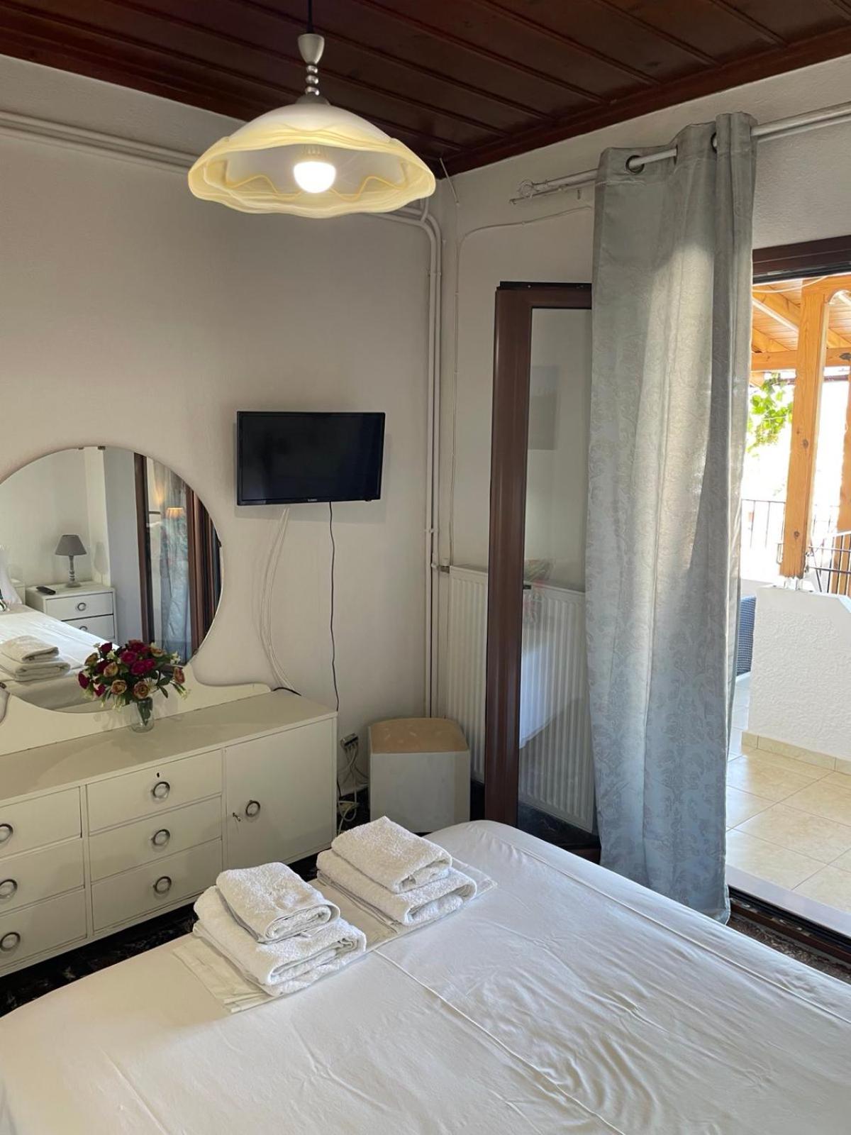 Katerinas Apartmens Skiathos Exterior foto